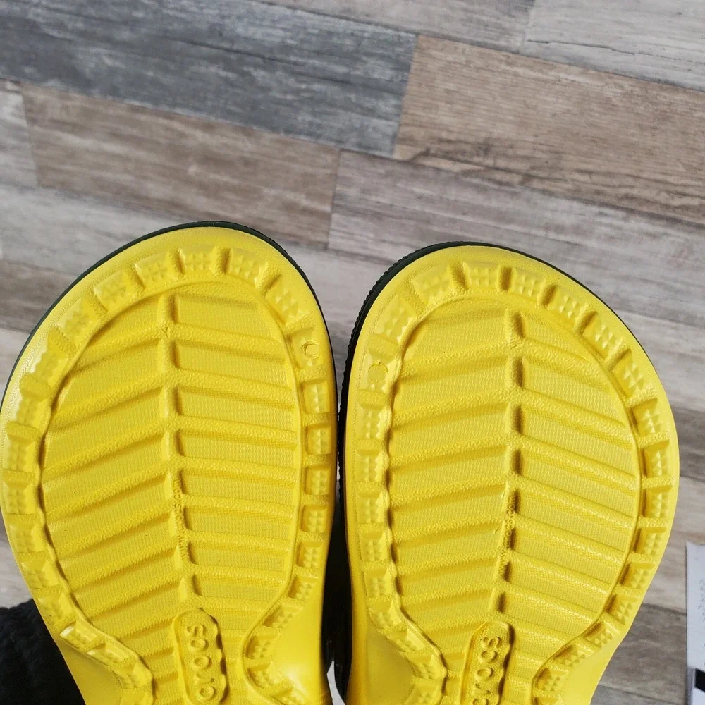 Crocs Elf Classic Kids Clog Sz 1 J1 Green Yellow Fleece Lined Shoes Slingback